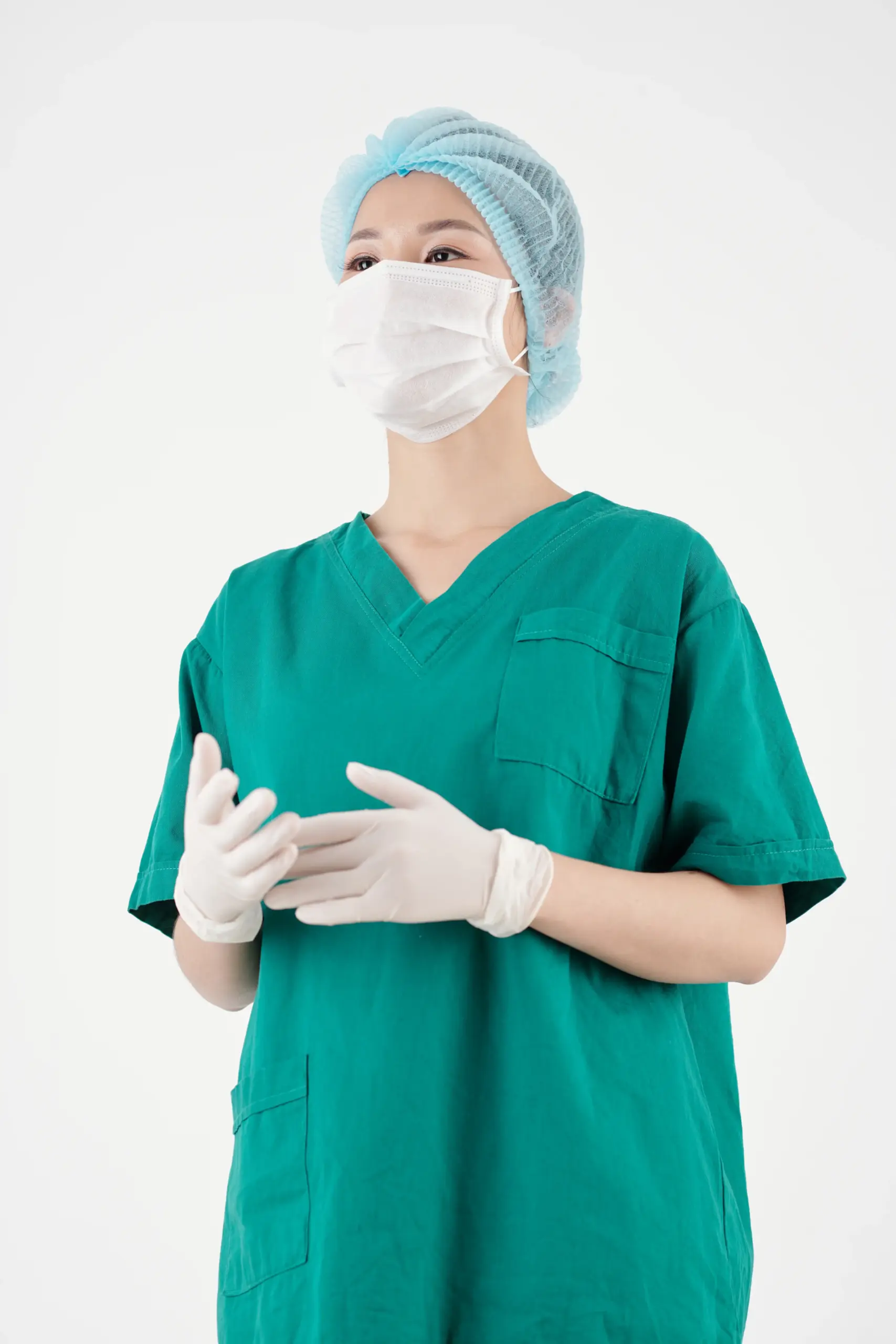 nurse-explaining-something-to-patients-2025-02-11-12-49-30-utc